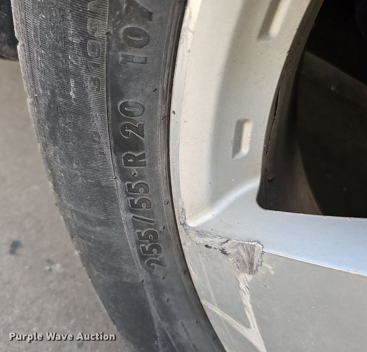 image for item DQ1095 2012 Chevrolet Traverse LTZ  SUV