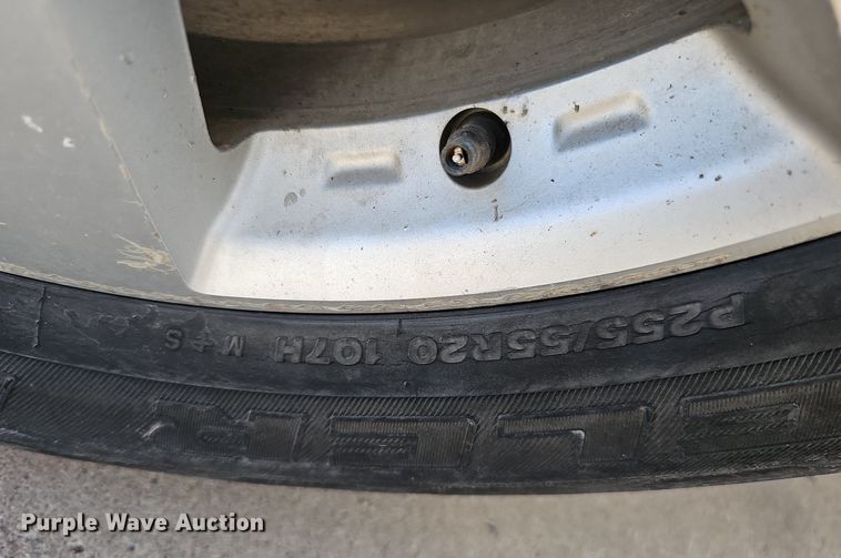 image for item DQ1095 2012 Chevrolet Traverse LTZ  SUV