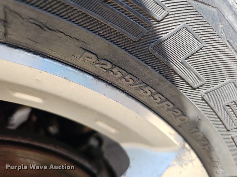 image for item DQ1095 2012 Chevrolet Traverse LTZ  SUV