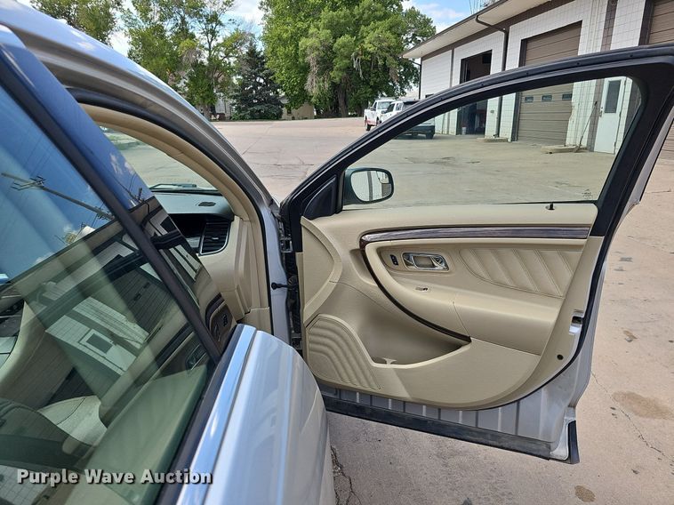 image for item DQ1096 2014  Ford Taurus Limited