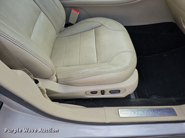 image for item DQ1096 2014  Ford Taurus Limited