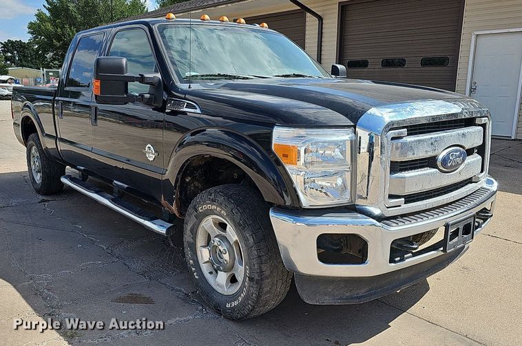 image for item DQ1098 2016 Ford F250 Super Duty XLT  Crew Cab pickup truck