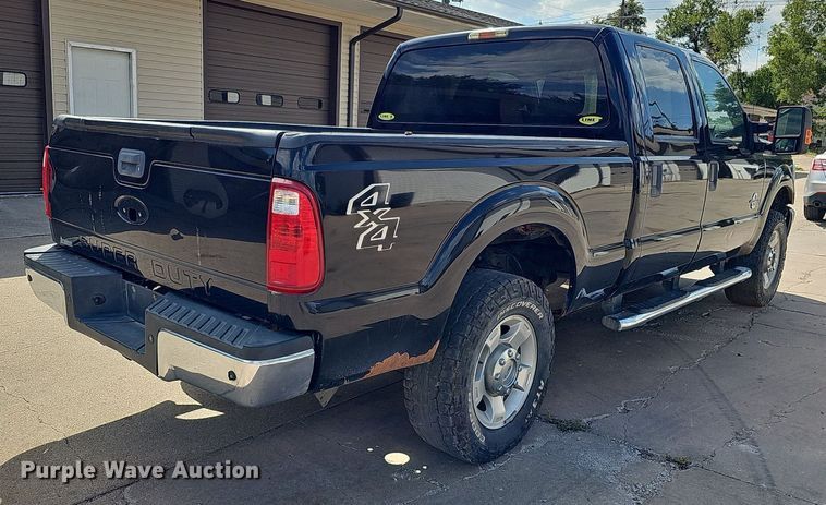 image for item DQ1098 2016 Ford F250 Super Duty XLT  Crew Cab pickup truck