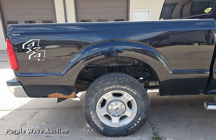 image for item DQ1098 2016 Ford F250 Super Duty XLT  Crew Cab pickup truck