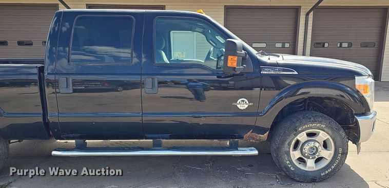 image for item DQ1098 2016 Ford F250 Super Duty XLT  Crew Cab pickup truck