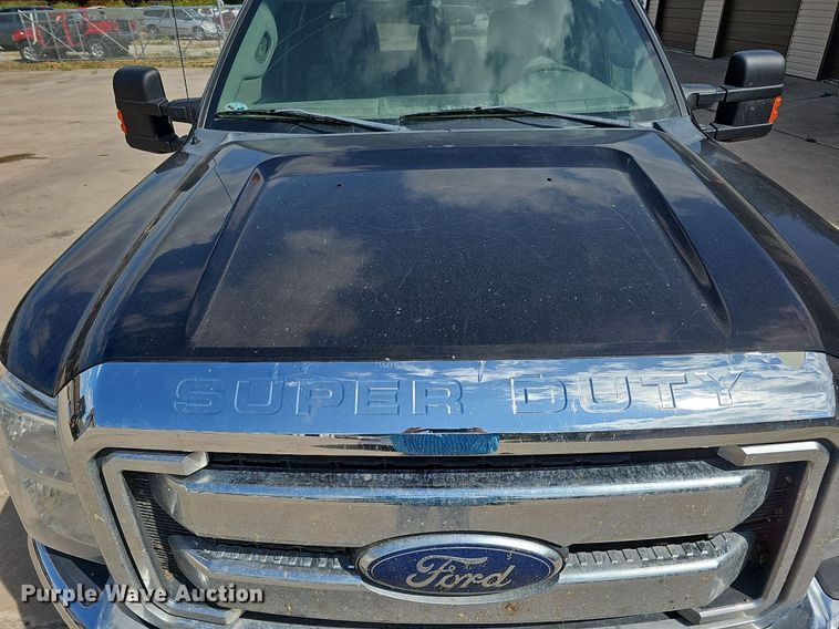 image for item DQ1098 2016 Ford F250 Super Duty XLT  Crew Cab pickup truck