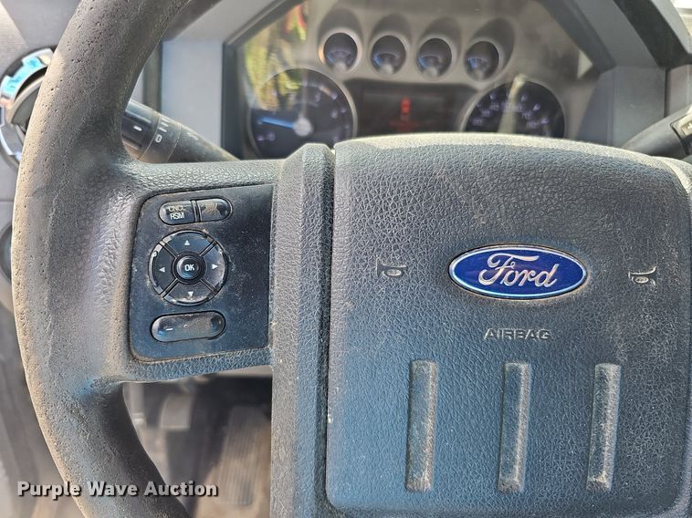 image for item DQ1098 2016 Ford F250 Super Duty XLT  Crew Cab pickup truck