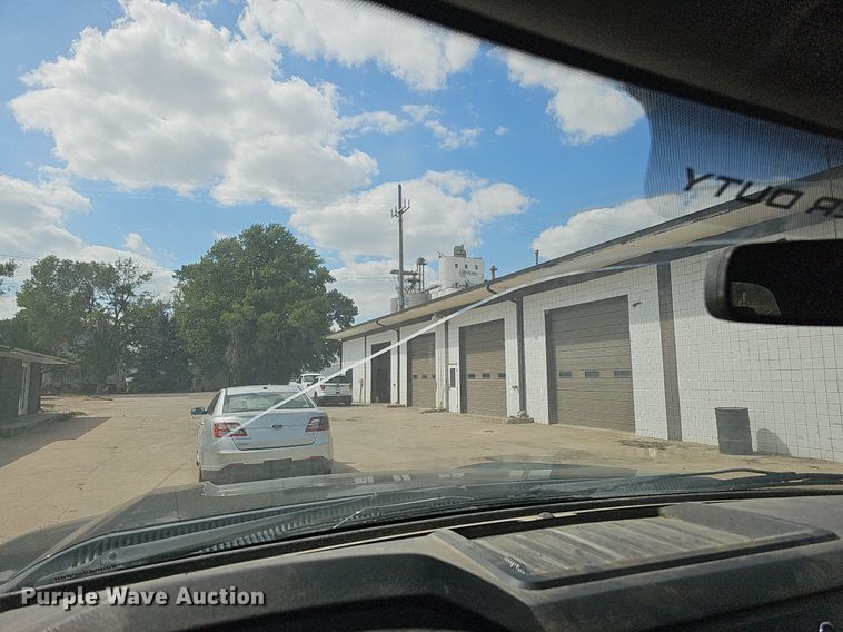 image for item DQ1098 2016 Ford F250 Super Duty XLT  Crew Cab pickup truck