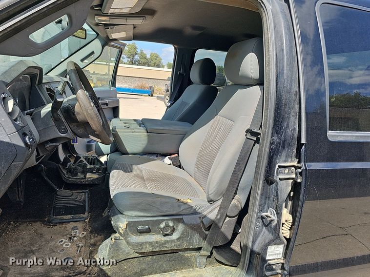 image for item DQ1098 2016 Ford F250 Super Duty XLT  Crew Cab pickup truck