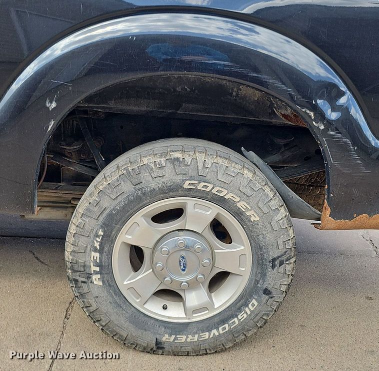 image for item DQ1098 2016 Ford F250 Super Duty XLT  Crew Cab pickup truck