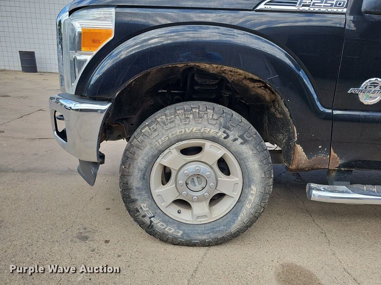 image for item DQ1098 2016 Ford F250 Super Duty XLT  Crew Cab pickup truck