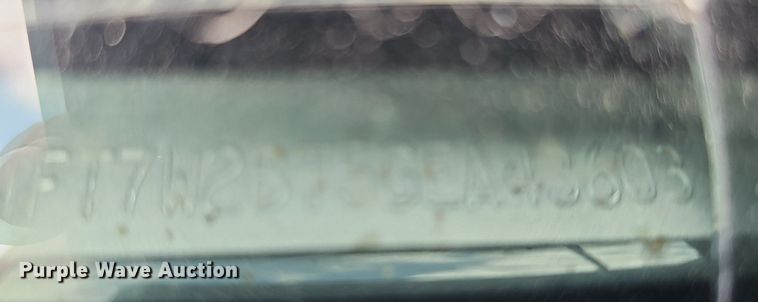 image for item DQ1098 2016 Ford F250 Super Duty XLT  Crew Cab pickup truck