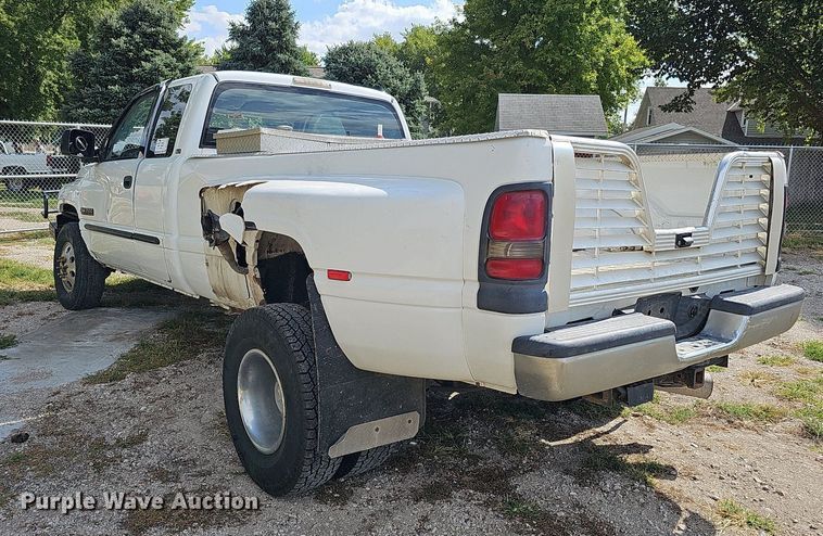 image for item DQ1099 2001 Dodge Ram 3500  Quad Cab pickup truck