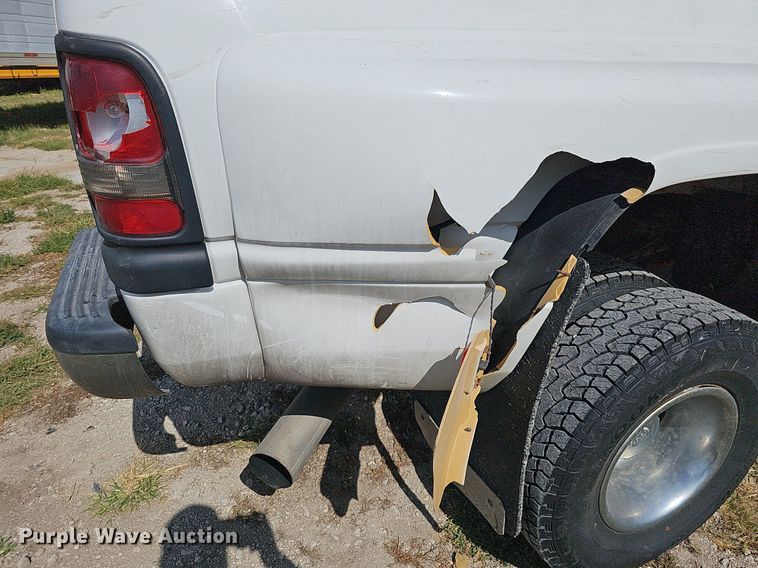 image for item DQ1099 2001 Dodge Ram 3500  Quad Cab pickup truck