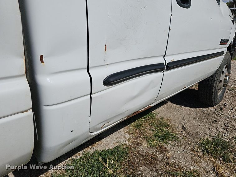 image for item DQ1099 2001 Dodge Ram 3500  Quad Cab pickup truck