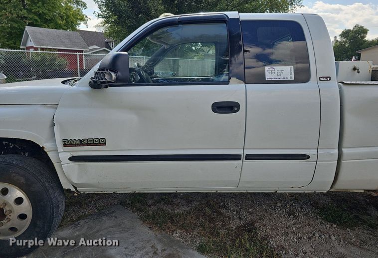 image for item DQ1099 2001 Dodge Ram 3500  Quad Cab pickup truck