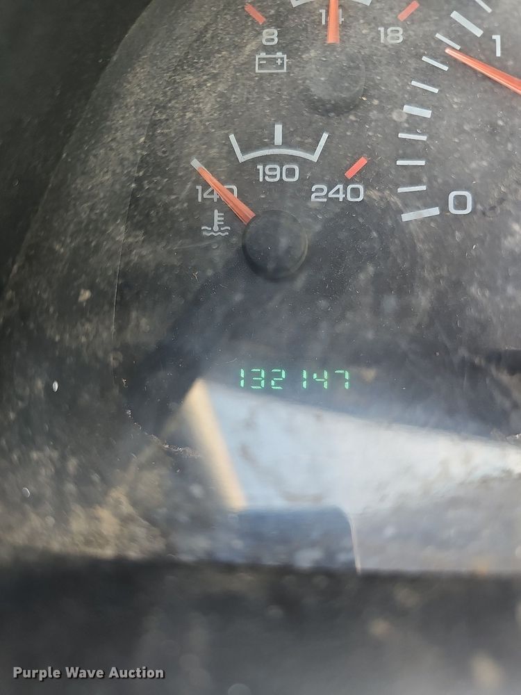 image for item DQ1099 2001 Dodge Ram 3500  Quad Cab pickup truck