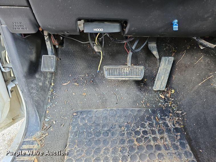 image for item DQ1099 2001 Dodge Ram 3500  Quad Cab pickup truck