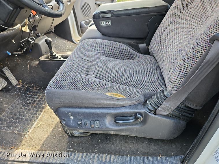 image for item DQ1099 2001 Dodge Ram 3500  Quad Cab pickup truck