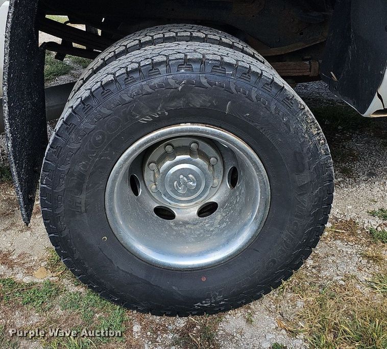 image for item DQ1099 2001 Dodge Ram 3500  Quad Cab pickup truck