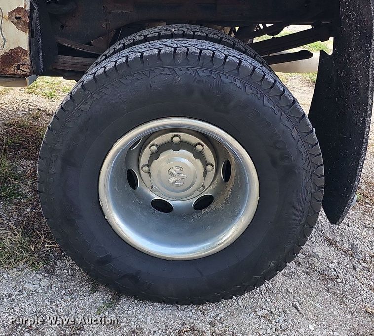 image for item DQ1099 2001 Dodge Ram 3500  Quad Cab pickup truck