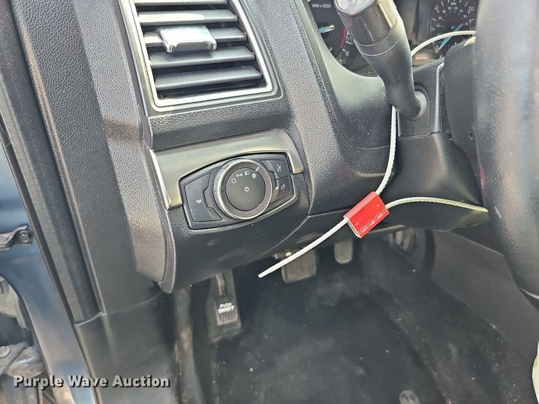 image for item DQ1100 2018 Ford Explorer XLT  SUV