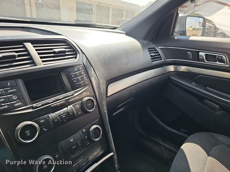 image for item DQ1100 2018 Ford Explorer XLT  SUV