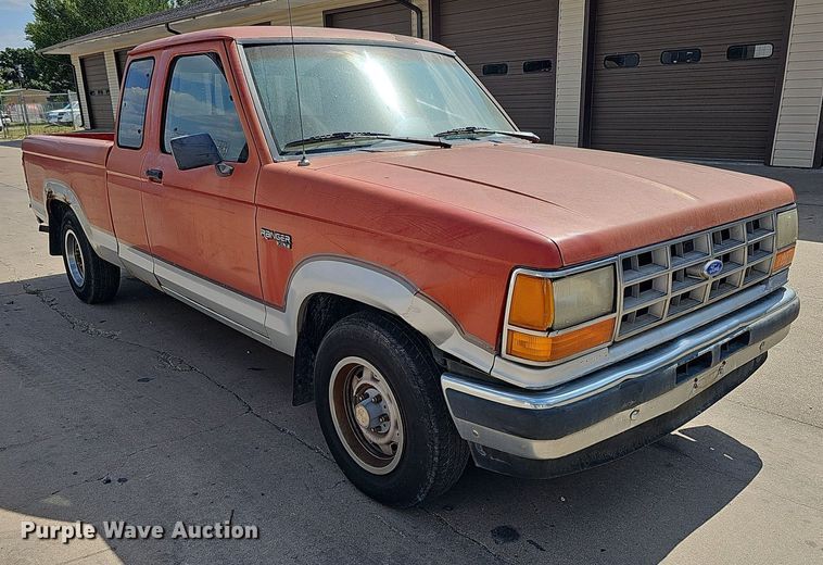 image for item DQ1101 1990 Ford Ranger XLT  SuperCab pickup truck