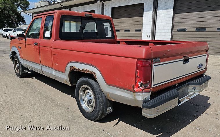 image for item DQ1101 1990 Ford Ranger XLT  SuperCab pickup truck