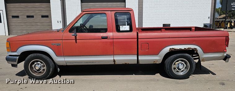 image for item DQ1101 1990 Ford Ranger XLT  SuperCab pickup truck