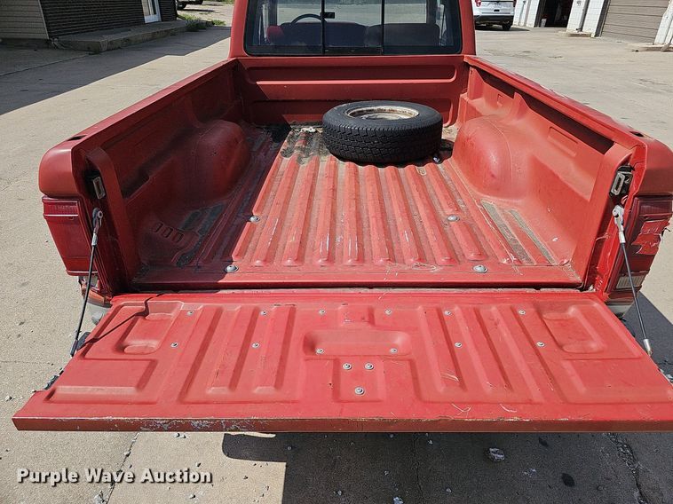 image for item DQ1101 1990 Ford Ranger XLT  SuperCab pickup truck