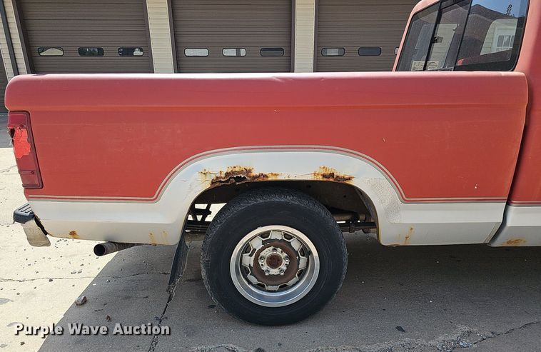 image for item DQ1101 1990 Ford Ranger XLT  SuperCab pickup truck