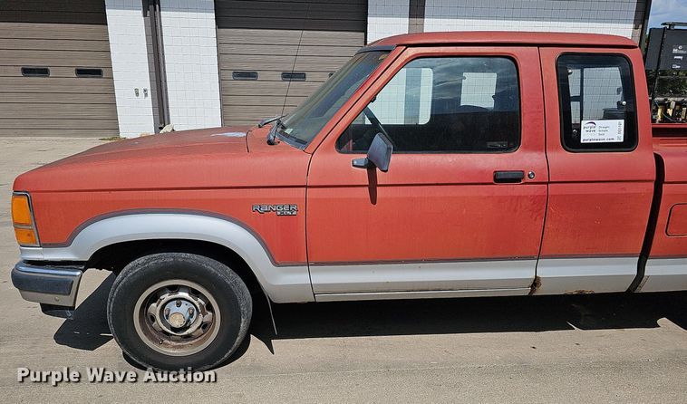 image for item DQ1101 1990 Ford Ranger XLT  SuperCab pickup truck
