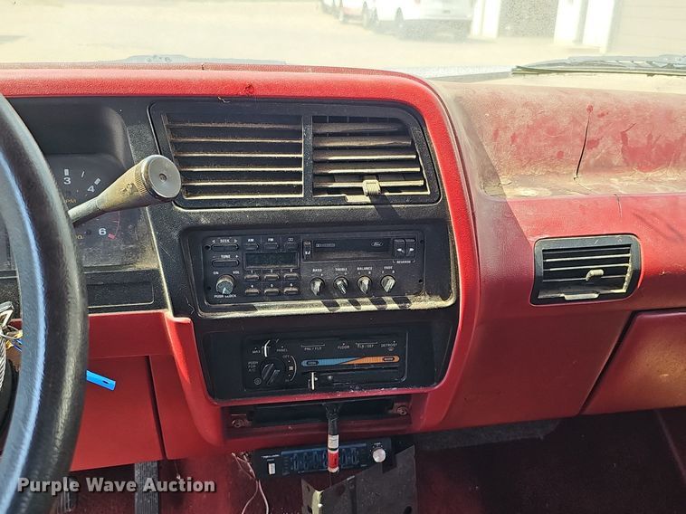 image for item DQ1101 1990 Ford Ranger XLT  SuperCab pickup truck