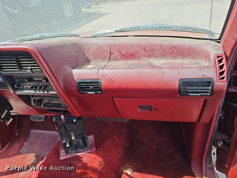 image for item DQ1101 1990 Ford Ranger XLT  SuperCab pickup truck