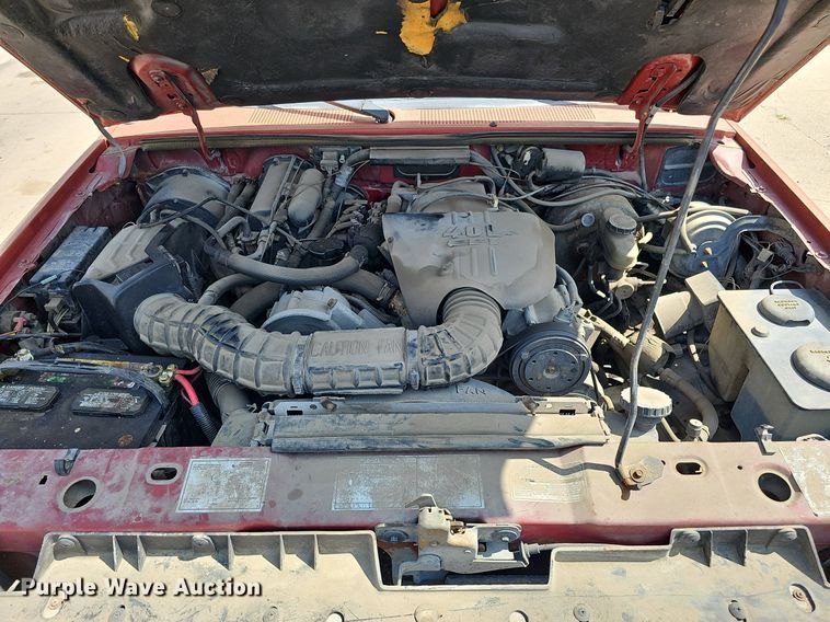 image for item DQ1101 1990 Ford Ranger XLT  SuperCab pickup truck