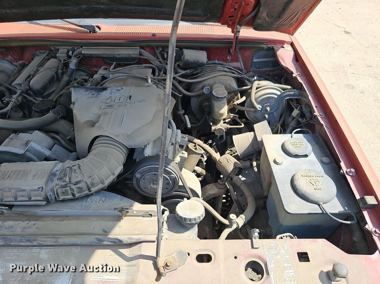 image for item DQ1101 1990 Ford Ranger XLT  SuperCab pickup truck