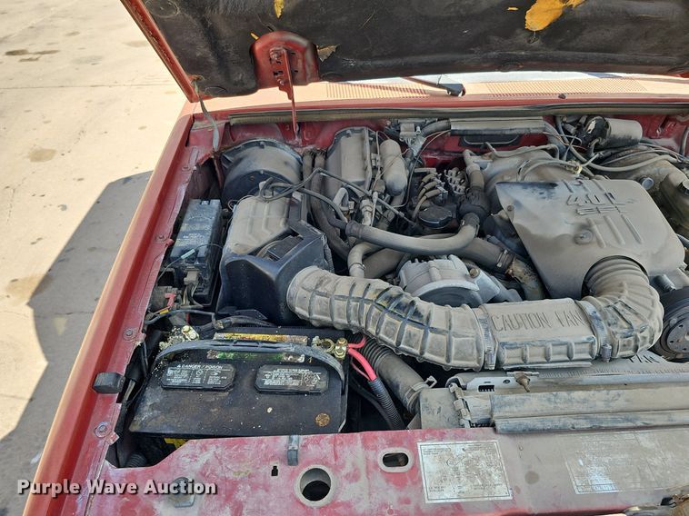 image for item DQ1101 1990 Ford Ranger XLT  SuperCab pickup truck