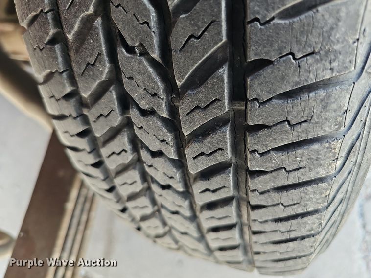 image for item DQ1101 1990 Ford Ranger XLT  SuperCab pickup truck