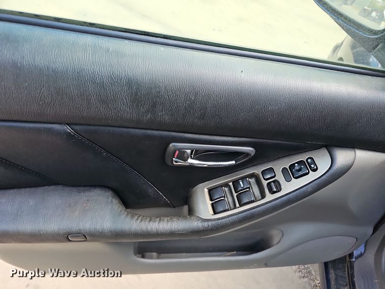 image for item DQ1102 2005 Subaru Baja  SUV