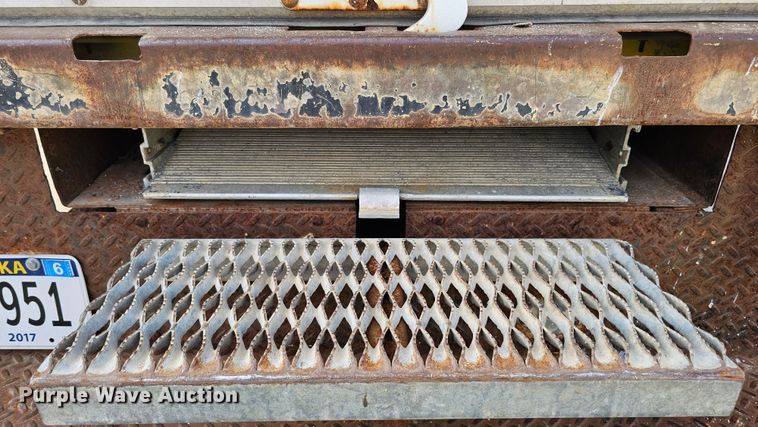 image for item DQ1104 1993 Chevrolet Kodiak  box truck