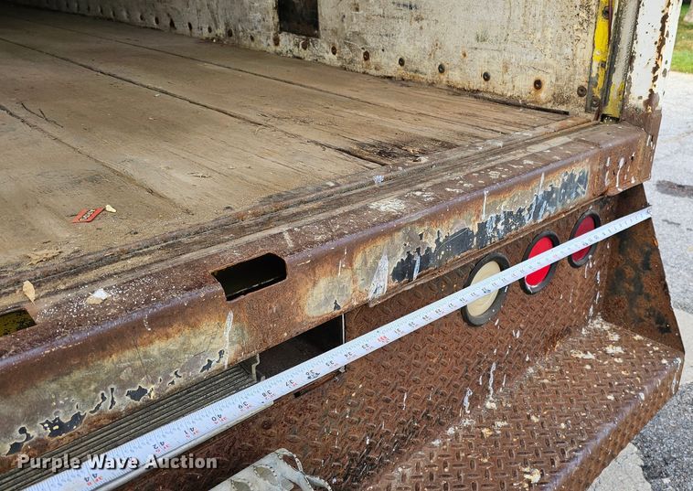 image for item DQ1104 1993 Chevrolet Kodiak  box truck