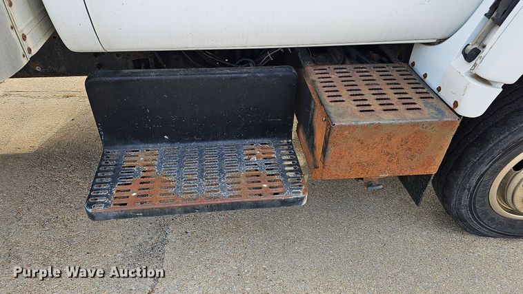 image for item DQ1104 1993 Chevrolet Kodiak  box truck