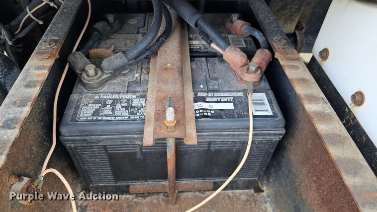 image for item DQ1104 1993 Chevrolet Kodiak  box truck