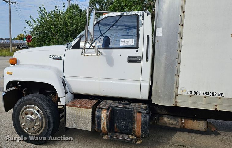 image for item DQ1104 1993 Chevrolet Kodiak  box truck