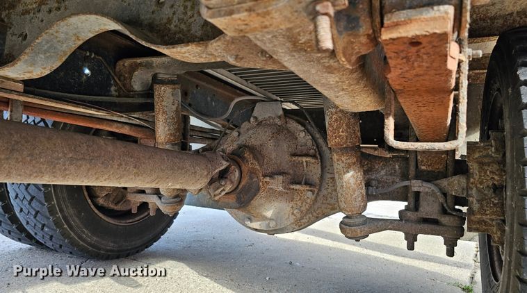 image for item DQ1104 1993 Chevrolet Kodiak  box truck