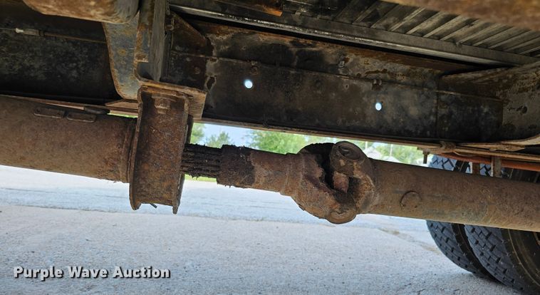 image for item DQ1104 1993 Chevrolet Kodiak  box truck