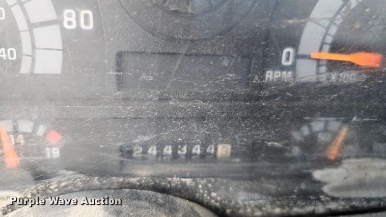 image for item DQ1104 1993 Chevrolet Kodiak  box truck