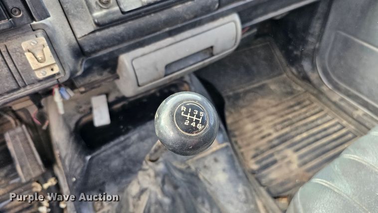 image for item DQ1104 1993 Chevrolet Kodiak  box truck