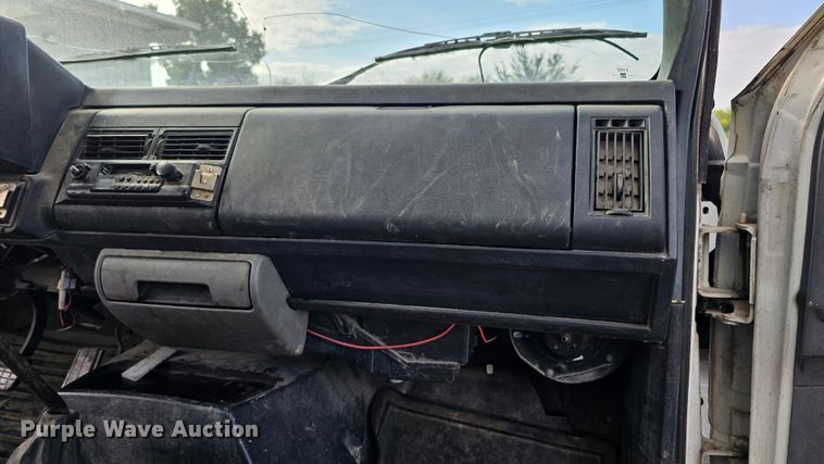 image for item DQ1104 1993 Chevrolet Kodiak  box truck